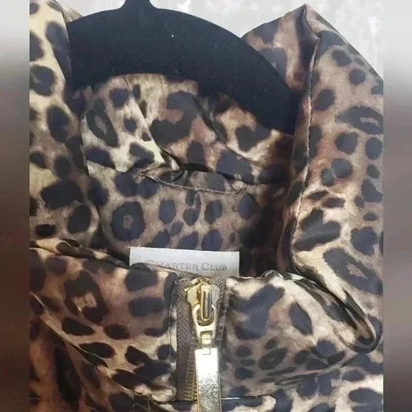 Charter Club large women's leopard print puffer vest - Picture 2 of 6